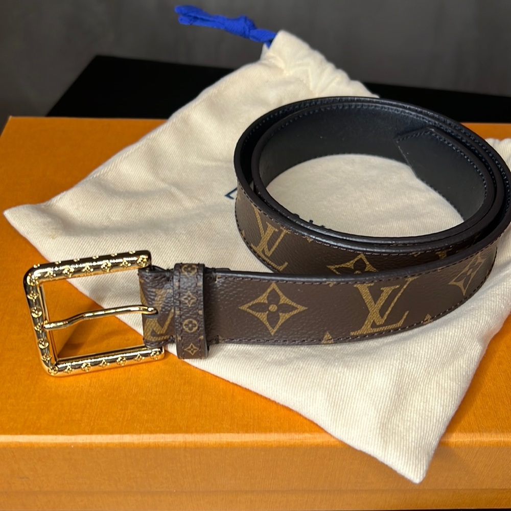 •Louis Vuitton Belt